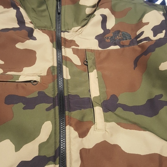 ⛔SOLD⛔Men's North Face Zip Up Sweater - Picture 3 of 7